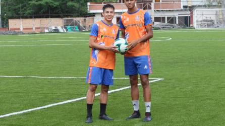 Ambos futbolistas de la Manada buscan ser elegidos para el mundial juvenil que se celebrará el próximo año.