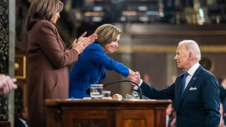 Biden agradeció a Pelosi por sus veinte años de servicio como congresista demócrata.