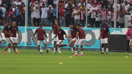 Futbolistas de Olimpia durante el entrenamiento previo a la gran final del torneo Clausura 2023.