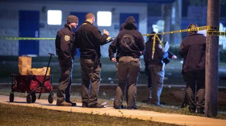 Ocho personas resultaron heridas este lunes, al menos una de gravedad, al estallar un tiroteo ocurrido en un desfile de automóviles en la localidad de Fort Pierce.