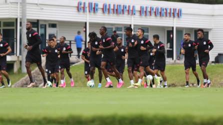 Entrenamiento de Olimpia este viernes previo al duelo ante Victoria.