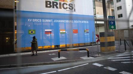 Cartel de la cumbre de los BRICS en Sudáfrica.