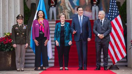 La delegación estadounidense estuvo liderada por la Subsecretaria de Estado para la Seguridad Civil, la Democracia y los Derechos Humanos, Uzra Zeya. Además de la jefa del Comando Sur de EE UU, Laura Richardson, y la embajadora Laura Dogu acreditada en Honduras.