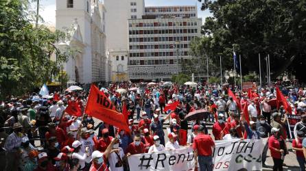 El Partido Libertad y Refundación (Libre), principal fuerza de oposición política en Honduras, realizó este miércoles 15 de septiembre una manifestación en Tegucigalpa en conmemoración del bicentenario de independencia del país.