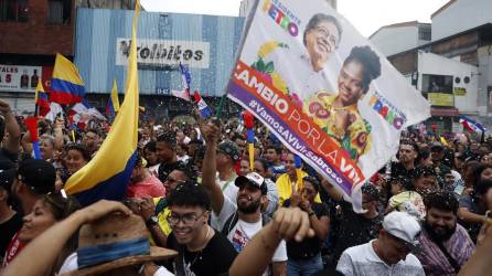 El resultado, finalmente, fue más holgado que el empate técnico que vaticinaban las encuestas. Fotografía: EFE