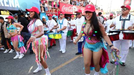 Música, arte, baile, carrozas, desfile hípico, belleza y alegría rebosan en el inicio del gran carnaval internacional de La Ceiba, Atlántida, este sábado.