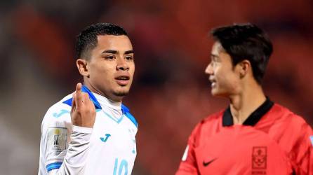 Isaac Castillo celebrando su gol contra Corea del Sur.