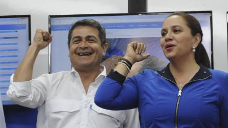 Ana García y Juan Orlando Hernández fueron la pareja presidencial durante ocho años en el Poder Ejecutivo de Honduras. Fotografía: EFE