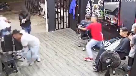 Video del momento en que sicario ejecuta a un barbero