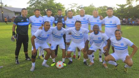 Un grupo encabezado por los mundialistas, Amado Guevara, Noel Valladares, Sergio Mendoza, además de Tyson Núñez, Wilmer Velásquez, Henry Enamorado, Víctor Mena, entre otros futbolistas causaron sensación.