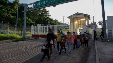 Decenas de migrantes han sido devueltos a México en las últimas semanas tras solicitar asilo a Estados Unidos.