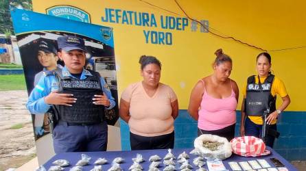 <b><span class=mln_uppercase_mln>Operativo.</span></b> La detención de Nolvia Palma Mencía y su hija Elsy Palma la ejecutaron los policías en el barrio La Cultura de Yoro.