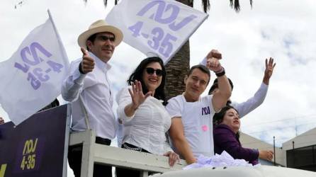 El candidato Daniel Noboa iba a bordo de un camión junto a varias personas que forman parte de su equipo de campaña cuando se desató la balacera.