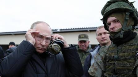 Putin supervisa entrenamiento de soldados rusos que serán desplegados en Ucrania | Fotografía de archivo