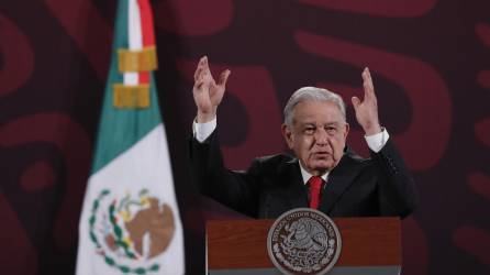 El presidente de México, Andrés Manuel López Obrador, habla durante su conferencia de prensa matutina en el Palacio Nacional de la Ciudad de México.