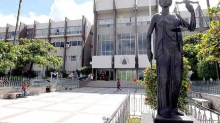 Fotografía muestra el edificio de la Corte Suprema de Justicia (CSJ), en Tegucigalpa, Honduras.