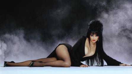 La celebridad televisiva y empresaria Kylie Jenner luciendo como Elvira del filme “<i>Elvira</i>, reina de las tinieblas” de 1988. Anteriormente se había mostrado en redes sociales como la novia de Frankenstein.