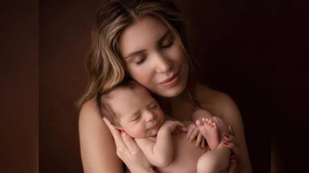 Andrea Escalona y su hijo Emilio.