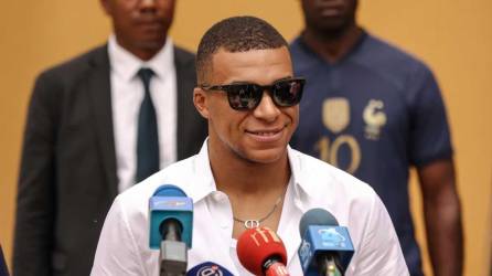 Kylian Mbappé sigue sin definir su futuro para la próxima temporada.