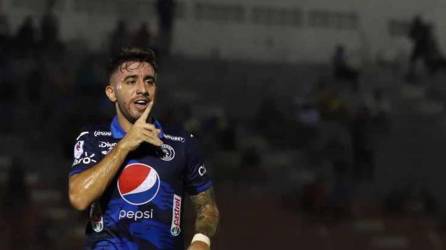 Auzmendi se destapó con un doblete en el 4-1 que le recetó Motagua a la UPN en juego pendiente por la jornada 10.