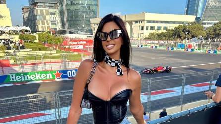 Ivana Knoll, la hermosa croata que se hizo famosa en el Mundial de Qatar 2022, fue invitada de lujo en el Gran Premio de la Fórmula 1 en Azerbaiyán y sorprendió al posar con uno de los pilotos que quedó encantado con la sexy modelo.