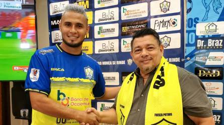 Alex López fue presentado como nuevo jugador de los Potros del Olancho FC.