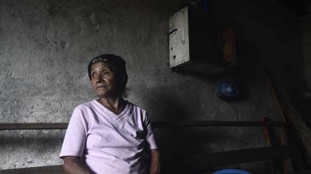 María Victoria Gómez tiene problemas de salud y dificultades para ver. Su anhelo es poder mejorar su casita.