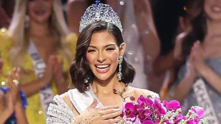 La actual Miss Universo ha causado sensación en redes sociales con su nuevo cambio de look.