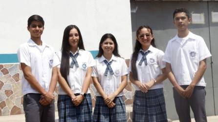 Con una población estudiantil de cerca de 1,200 estudiantes, cinco estudiantes destacan en el cuadro excelencia académica con índices del 95% y el 100% en el Instituto Gubernamental Técnico Manuel de Jesús Subirana, del municipio de San Francisco de Yojoa, aldea Río Lindo.