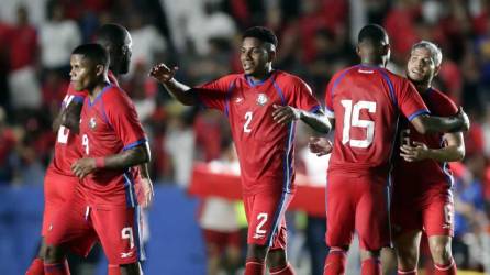 Jugadores de Panamá celebrando la victoria sobre Martinica en la Liga de Naciones de la Concacaf.