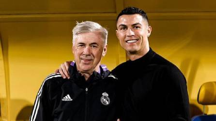 Carlo Ancelotti y Cristiano Ronaldo durante los entrenamientos del Real Madrid previo a la final de la Supercopa de España.