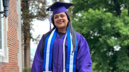 La violinista hondureña, Meredith Corrales, destacó entre los graduados con excelencia académica de la Northwestern State University en Luisiana, Estados Unidos.