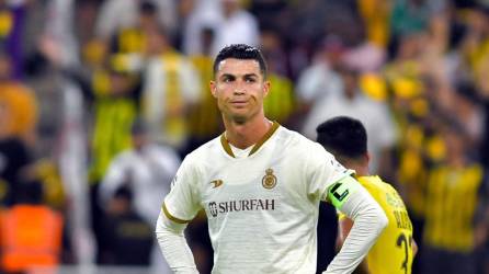 Cristiano Ronaldo se lamenta tras el gol del Al-Ittihad.