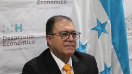 Fredis Cerrato, ministro de Desarrollo Económico de Honduras, vuelve a ser noticia con sus declaraciones ahora al afirmar que la canasta básica en el país es menor a los 8 mil lempiras.