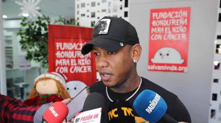 Romell Quioto compareció ante los medios de comunicación en su visita a la Fundación Hondureña para el Niño con Cáncer.