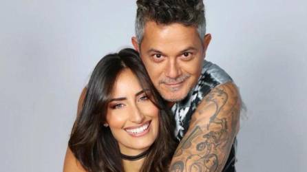 Alejandro Sanz y su ahora ex novia Rachel Valdés.