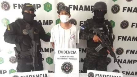 Joseph David Maldonado Ponce, de 21 años, cuando había sido capturado por la Fuerza Nacional AntiMaras y Pandillas el 26 de marzo del 2021.