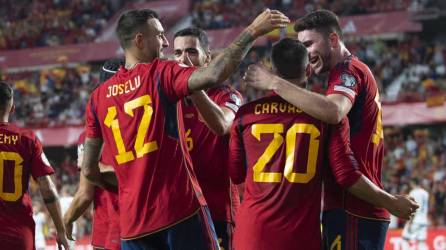 Jugadores de la Selección de España celebrando un gol de Joselu ante Chipre.