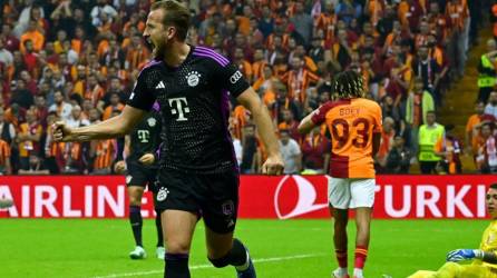 El festejo de Harry Kane tras anotarle al Galatasaray.