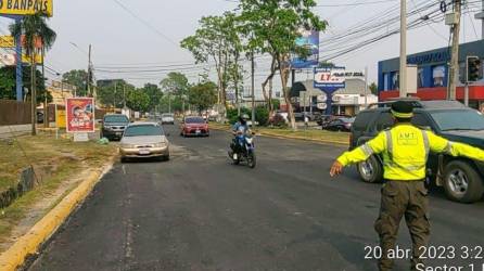 Empleados de la municipalidad trabajaron desde el lunes en la Avenida Circunvalación a la altura de la 105.