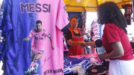 Diario La Prensa ya está en El Salvador: locura por Messi en las calles