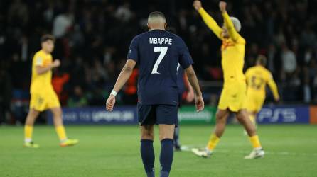 Kylian Mbappé es uno de los grandes señalados en la derrota del PSG contra el Barcelona en ls Champions League.