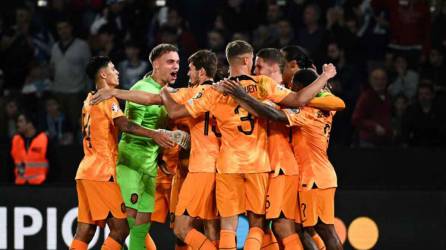Jugadores de Países Bajos celebraron con euforia la victoria.