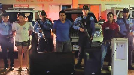 Los detenidos presentados por la policía en San Pedro Sula.