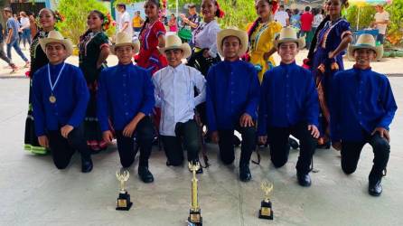 El cuadro de danza del instituto Roberto Micheletti Baín fue uno de los ganadores del primer Festival Folclórico Nacional Jarabe Yoreño 2023.