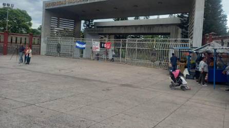 Acceso a la UNAH en Tegucigalpa.