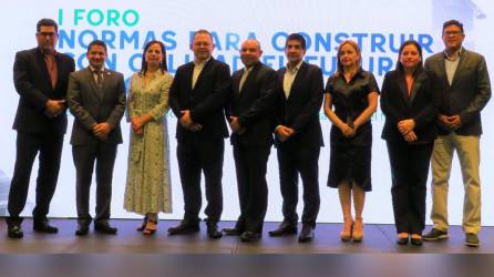 Con éxito se desarrolló el Primer Foro “Normas para construir con calidad el futuro de Honduras”, ellos son los organizadores, conferencistas y patrocinadores de este evento.