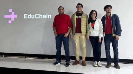 Kenneth Alvarenga, María Fernanda Jiménez, Álvaro Morales, Said León y Daniel Baide forman parte del equipo de la USAP que representó y ganó.