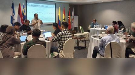El Dr. Rizal Affandi Lukman, informó sobre los logros del CPOPC en 2023, los retos y el potencial de 2024 durante el compromiso de fin de año con los medios de comunicación en Yakarta, Indonesia.