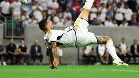 Joselu se luce y marca golazo de chilena en el Real Madrid-Manchester United